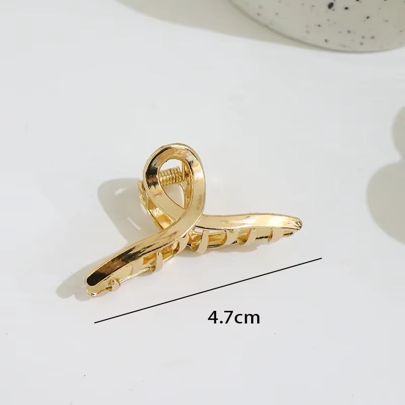 Fashion Hollow Heart Metal Hair Claw Clips Simple Non Slip Mini Gold Geometric Bangs Barrettes Hair Jaws for Women Girls Daily