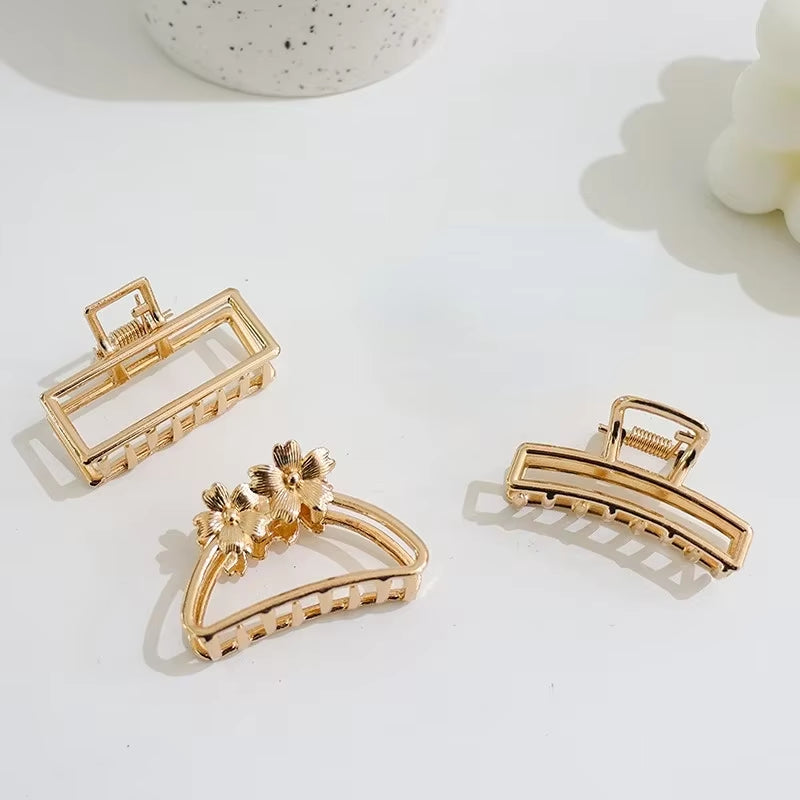 Fashion Hollow Heart Metal Hair Claw Clips Simple Non Slip Mini Gold Geometric Bangs Barrettes Hair Jaws for Women Girls Daily