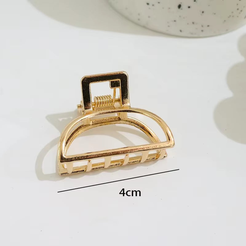 Fashion Hollow Heart Metal Hair Claw Clips Simple Non Slip Mini Gold Geometric Bangs Barrettes Hair Jaws for Women Girls Daily